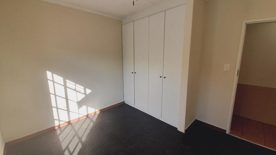 5 Bedroom Property for Sale in Ifafi North West